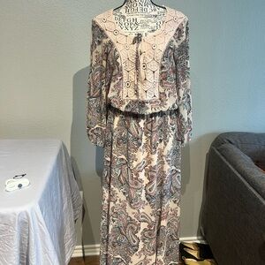 DR2 Long Sleeve Paisley Maxi Dress in Cream and Pink